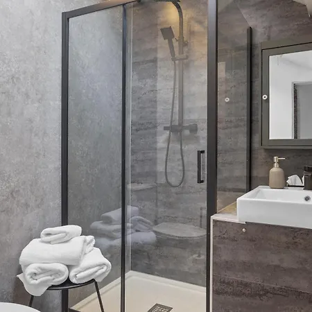 Newly Renovated Lakeland - Pass The Keys